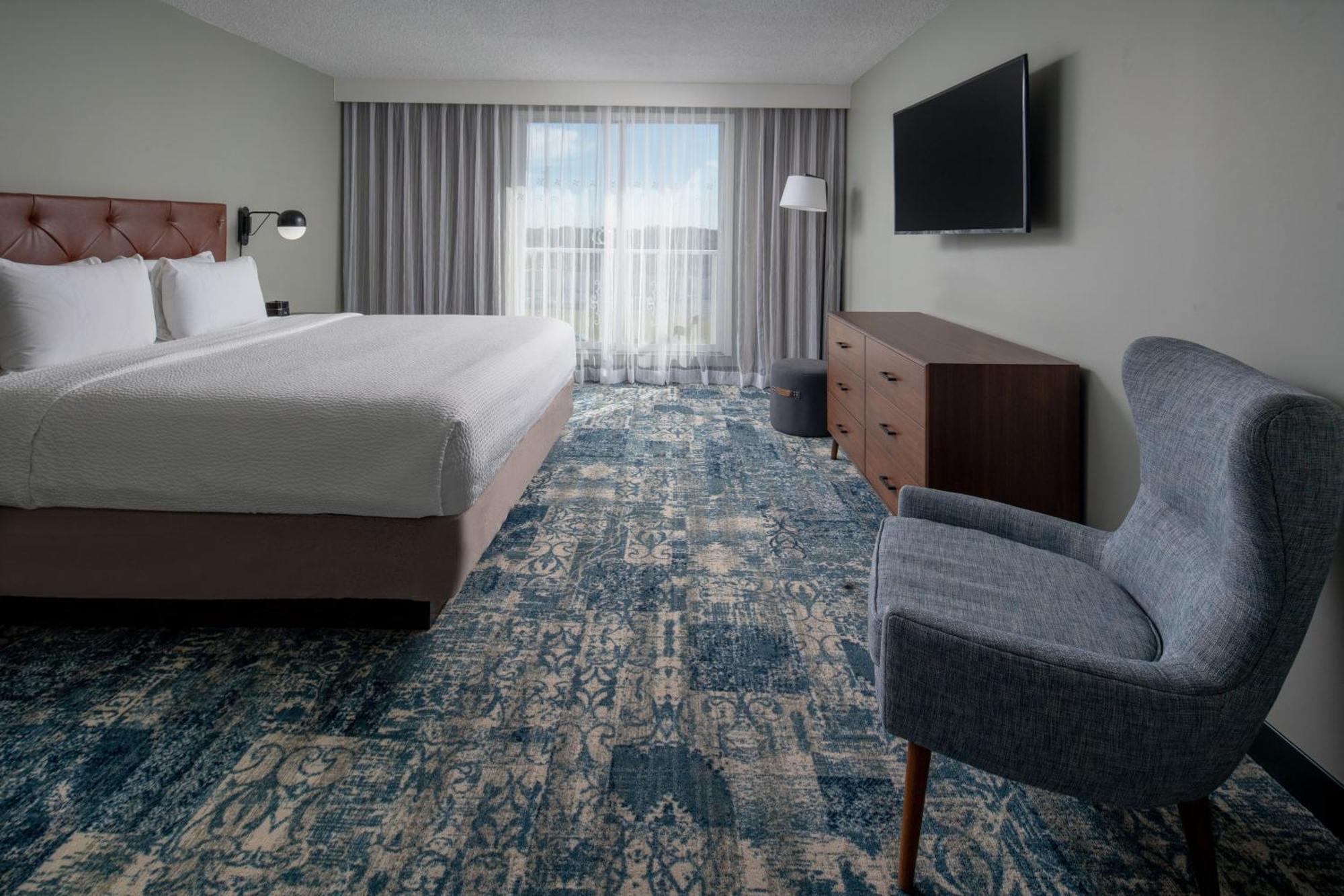 Four Points By Sheraton Suites Tampa Airport Westshore Exterior photo