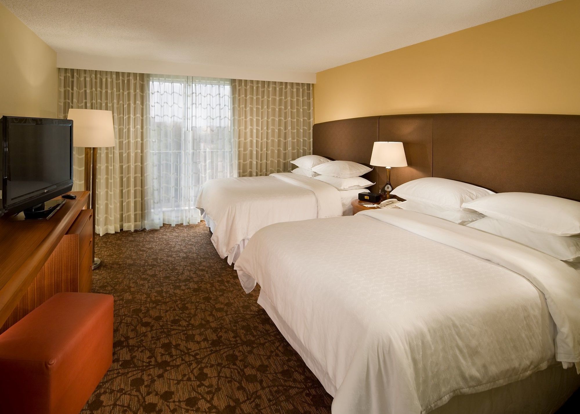 Four Points By Sheraton Suites Tampa Airport Westshore Exterior photo